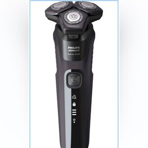 Phillips 5300 Electric Shaver